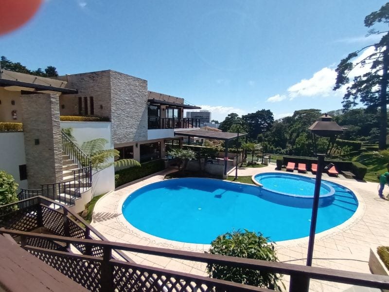 CASA EN VENTA CUMBRES DE LA ARBOLEDA  KM 21.5 CAES — Casa en Venta en Cumbres de La Arboleda, Carretera a El Salvador, Guatemala, Ciudad — foto 9 de 13