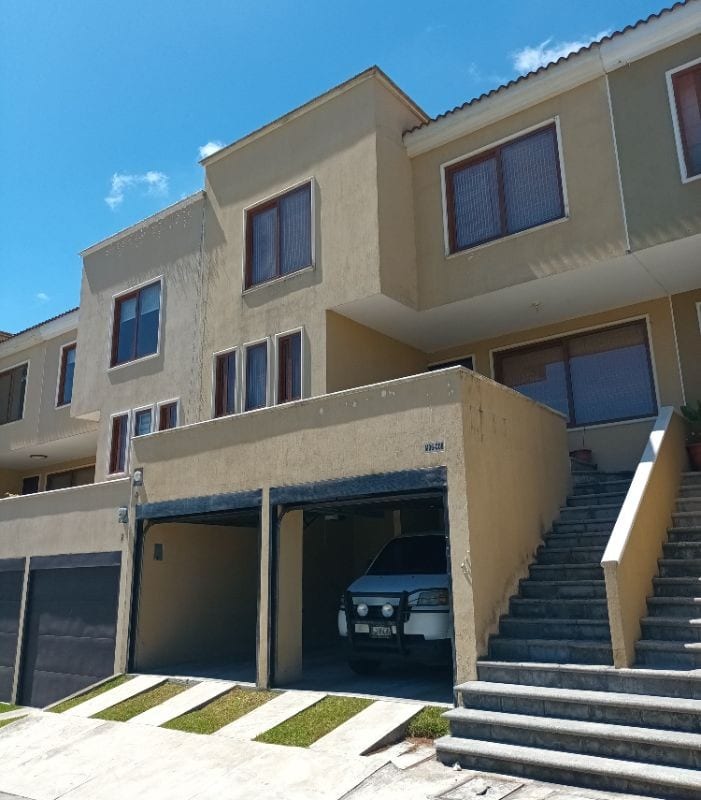 CASA EN VENTA CUMBRES DE LA ARBOLEDA  KM 21.5 CAES — Casa en Venta en Cumbres de La Arboleda, Carretera a El Salvador, Guatemala, Ciudad — foto 13 de 13