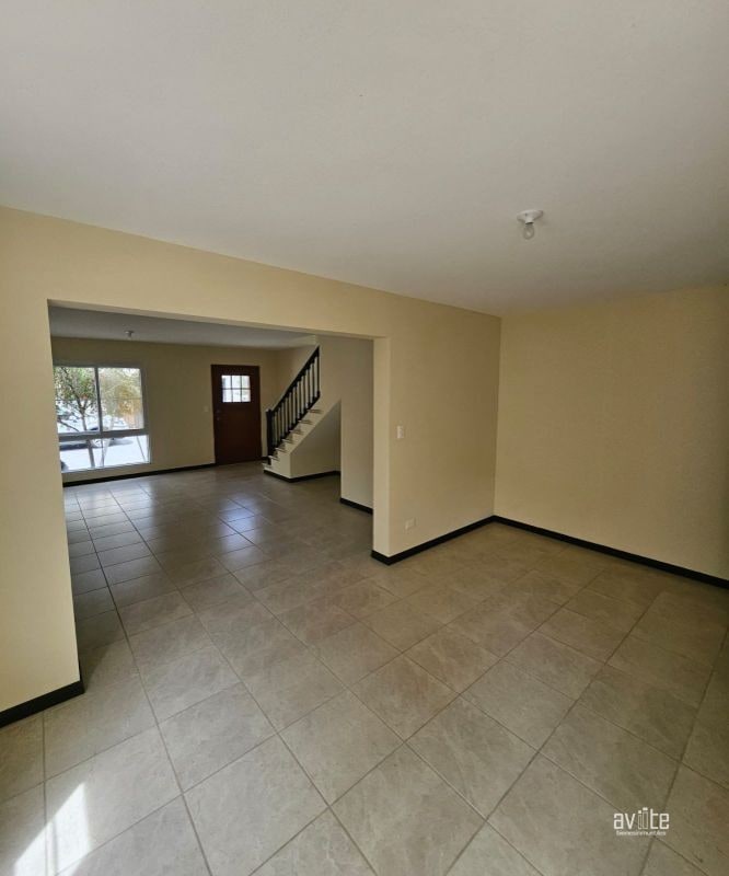 Casa tipo solana, Condado Naranjo.   $425,000 más impuestos - 4