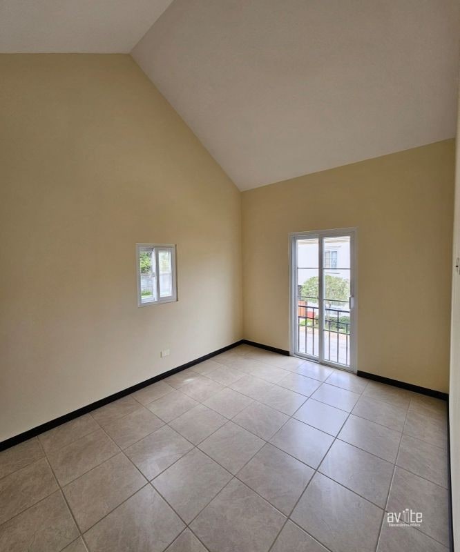 Casa tipo solana, Condado Naranjo.   $425,000 más impuestos - 5