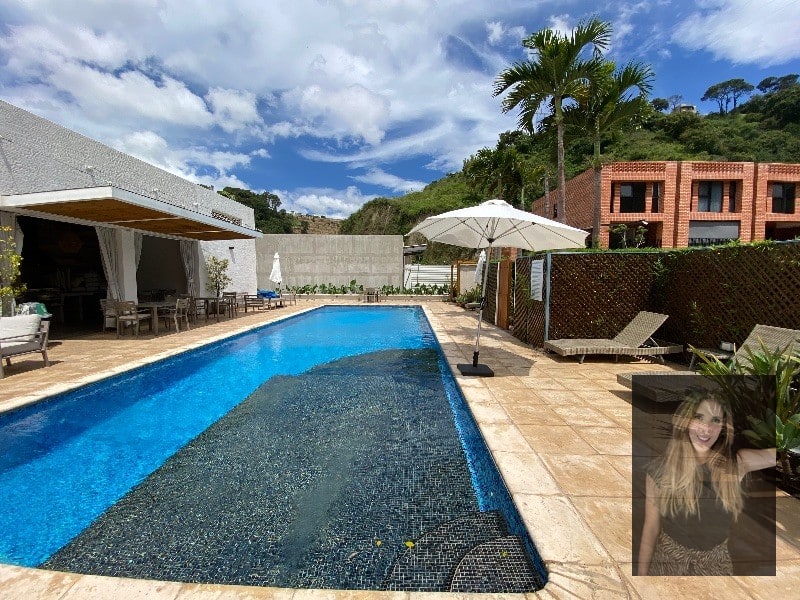 Casa nueva en venta dentro de condominio Cañadas de Elgin en zona 13 - 16
