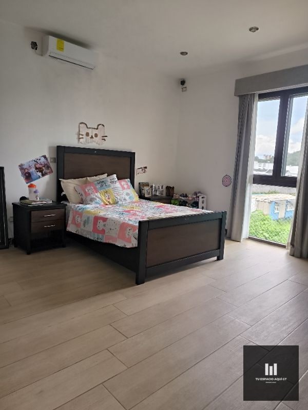 Casa Grande en Venta Zona 16 - 9