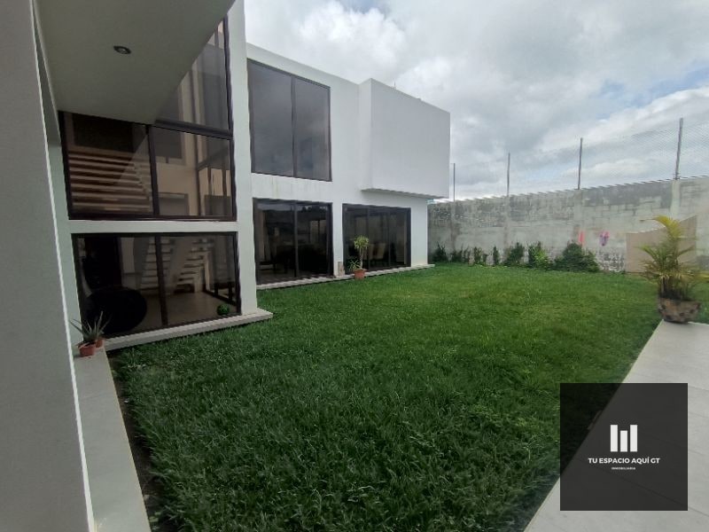 Casa Grande en Venta Zona 16 - 16