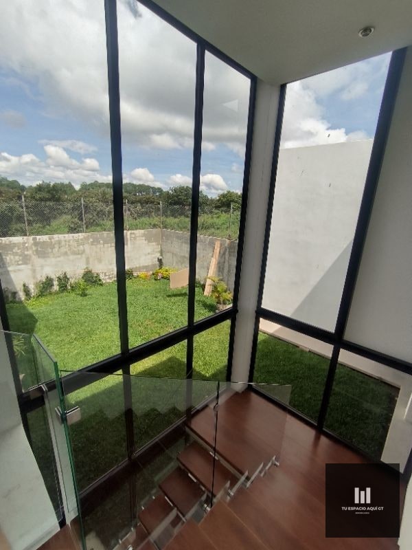 Casa Grande en Venta Zona 16 - 3
