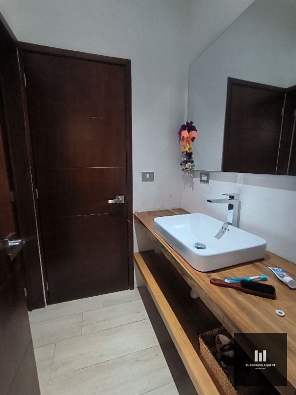 Casa Grande en Venta Zona 16 - 12