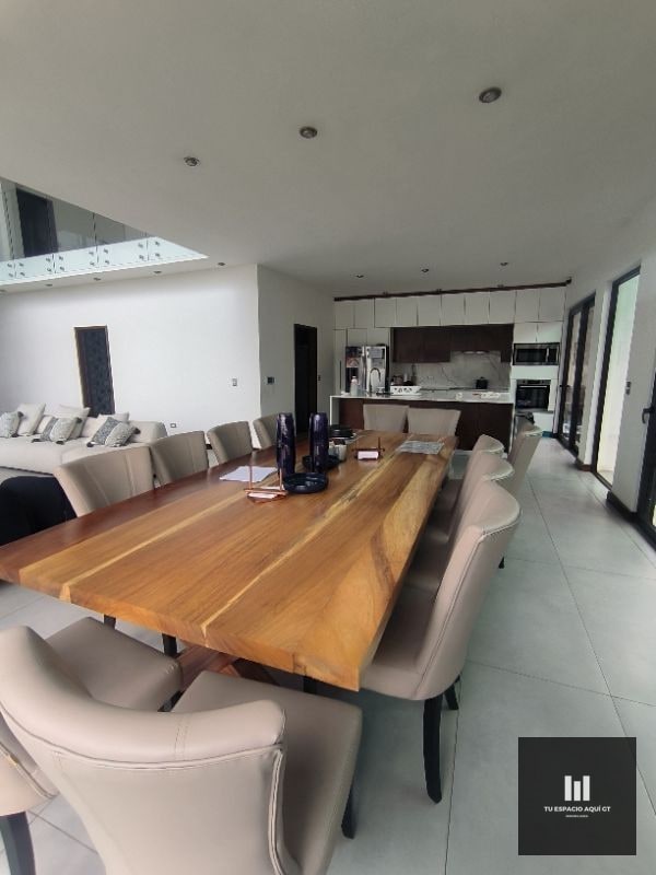 Casa Grande en Venta Zona 16 - 4