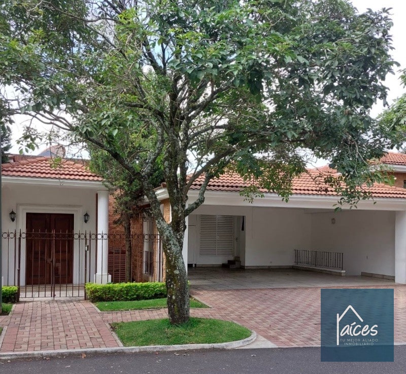 Casa en venta ENCINOS 3, zona 16 Cayalá - 1