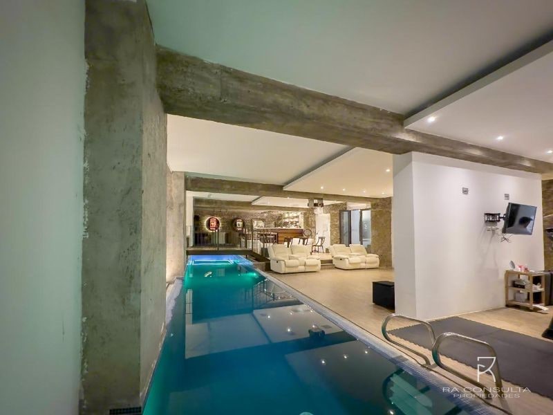 Espectacular Casa en zona 15 - 1