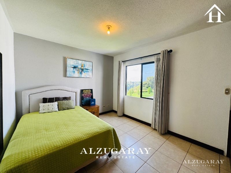 CASA CON JARDÍN Y PÉRGOLA 4 HAB. / CONDOMINIO, Z. 16 - 11
