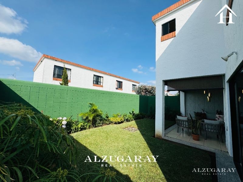 CASA CON JARDÍN Y PÉRGOLA 4 HAB. / CONDOMINIO, Z. 16 - 13