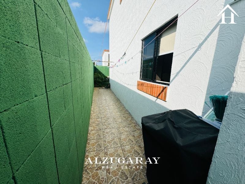 CASA CON JARDÍN Y PÉRGOLA 4 HAB. / CONDOMINIO, Z. 16 - 12