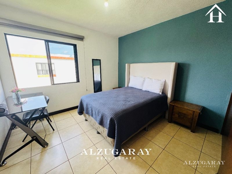CASA CON JARDÍN Y PÉRGOLA 4 HAB. / CONDOMINIO, Z. 16 - 10