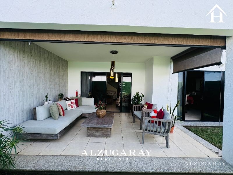 CASA CON JARDÍN Y PÉRGOLA 4 HAB. / CONDOMINIO, Z. 16 - 2