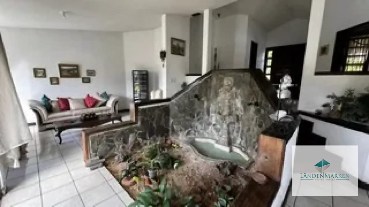 VENTA DE CASA CON EXTENSO TERRENO EN SAN CRISTOBAL SECTOR A10 — Casa en Venta en Zona 8 Mixco, Guatemala, Ciudad — foto 7 de 17
