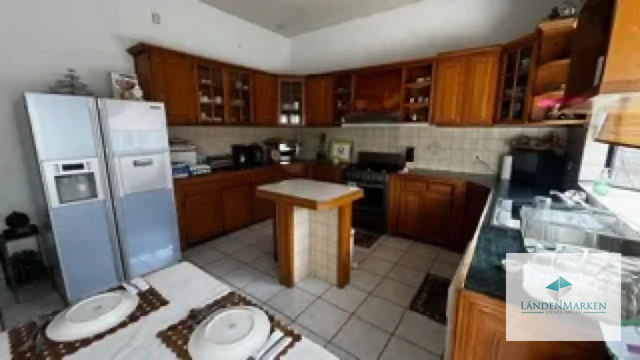 VENTA DE CASA CON EXTENSO TERRENO EN SAN CRISTOBAL SECTOR A10 — Casa en Venta en Zona 8 Mixco, Guatemala, Ciudad — foto 14 de 17