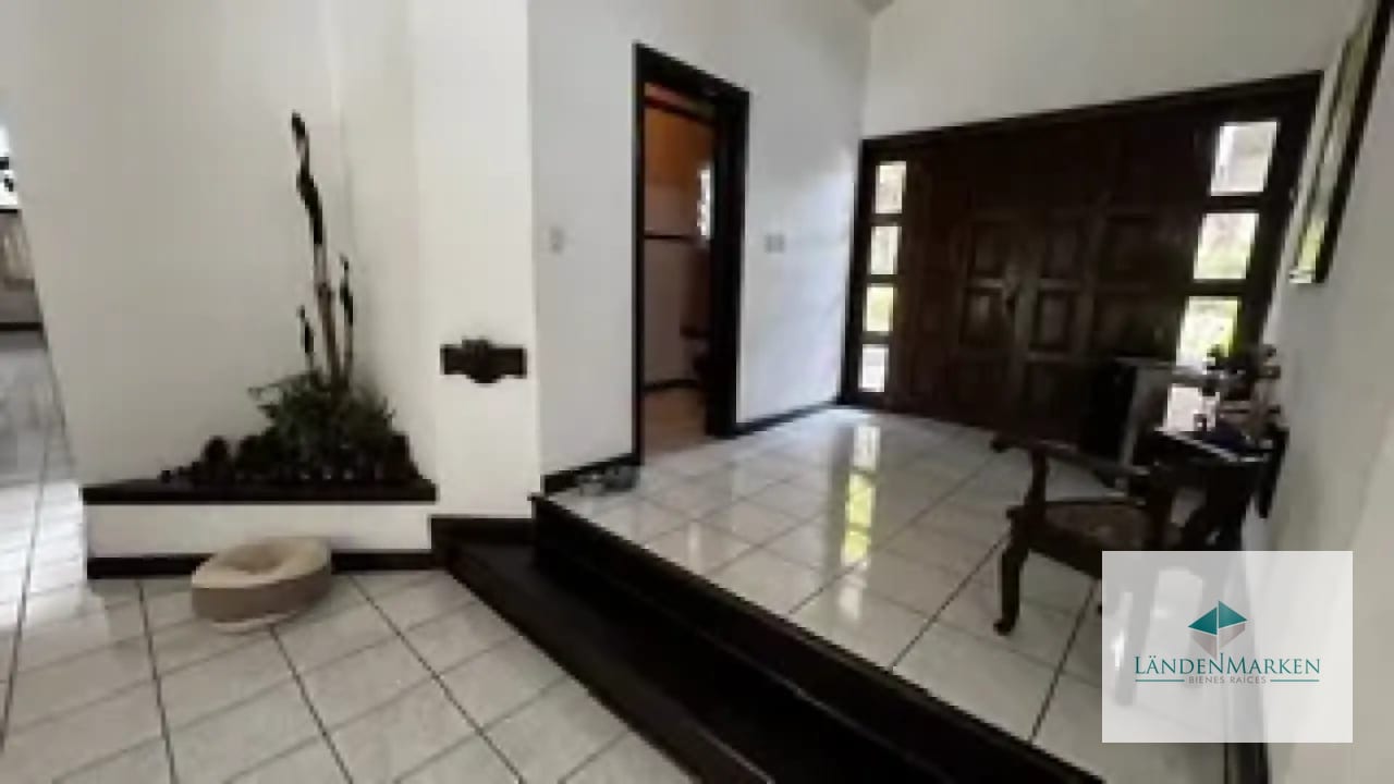 VENTA DE  CASA CON EXTENSO TERRENO EN SAN CRISTOBAL SECTOR A10 — Casa en Venta en Zona 8 Mixco, Guatemala, Ciudad — foto 15 de 17