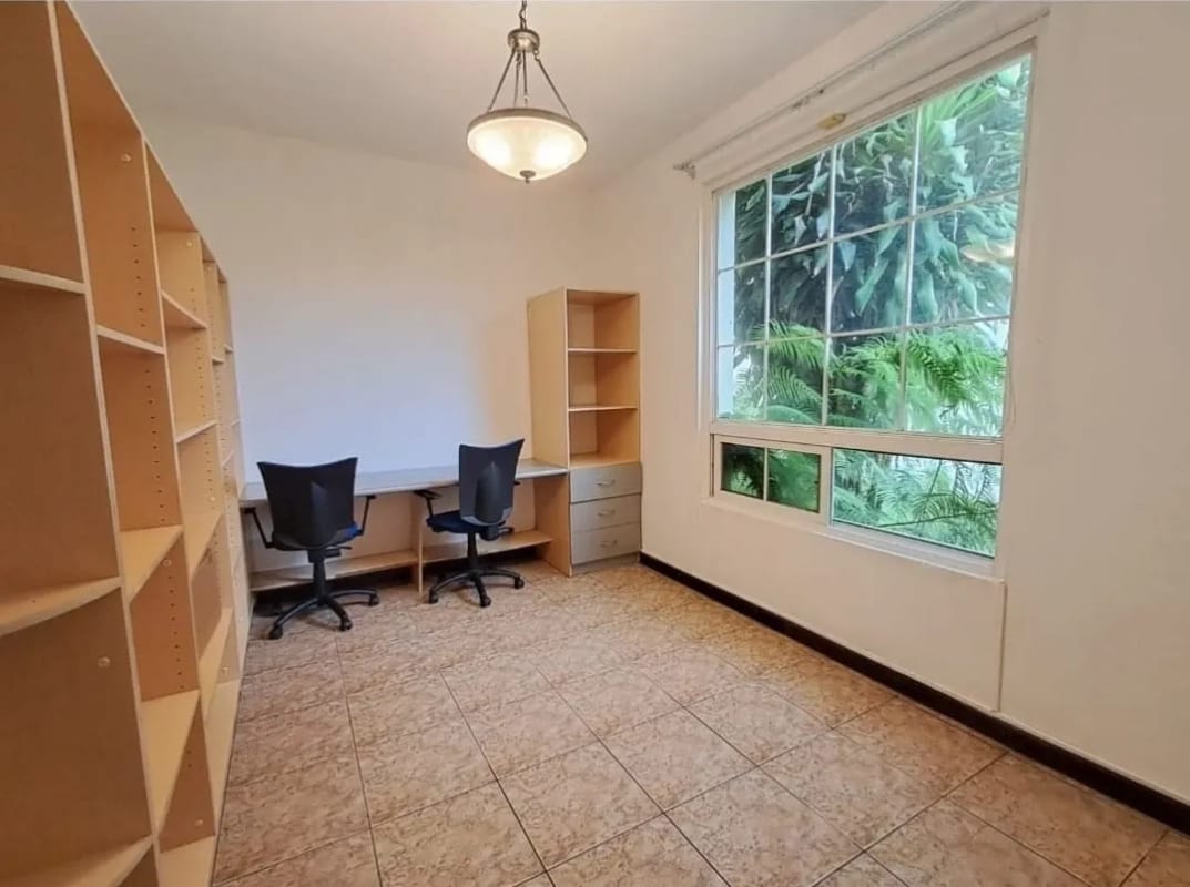 VENDO HERMOSA RESIDENCIA DE UN NIVEL EN KM. 23 CARRETERA A EL SALVADOR, CASA & CAMPO — Casa en Venta en Carretera a El Salvador, Guatemala, Ciudad — foto 2 de 12