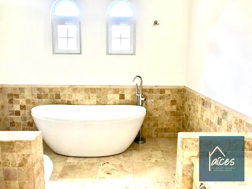 Casa con piscina en venta FORESTA CAYALA Zona 16 (D) - 12