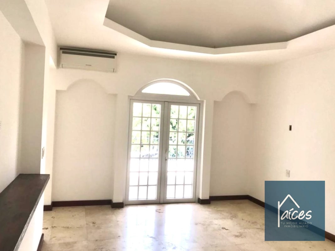Casa con piscina en venta FORESTA CAYALA Zona 16 (D) - 9