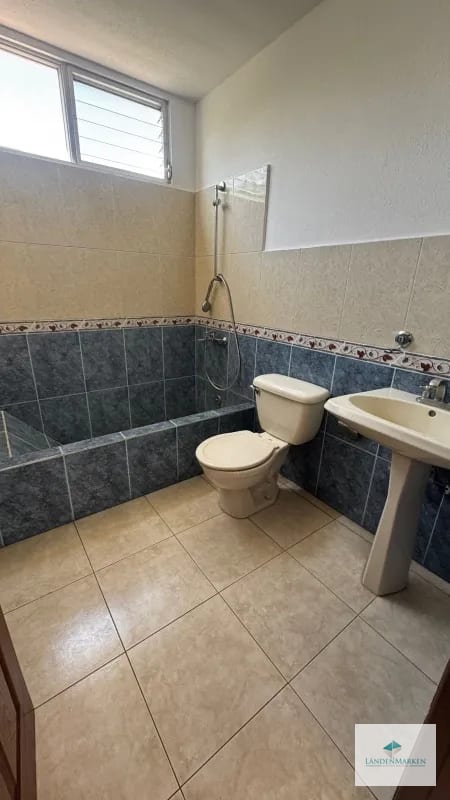 VENTA DE CASA EN CAES KM 19.5 - RESIDENCIAL VILLAS DEL PINAR 1 — Casa en Venta en Villas del Pinar, Carretera a El Salvador, Guatemala, Ciudad — foto 7 de 16