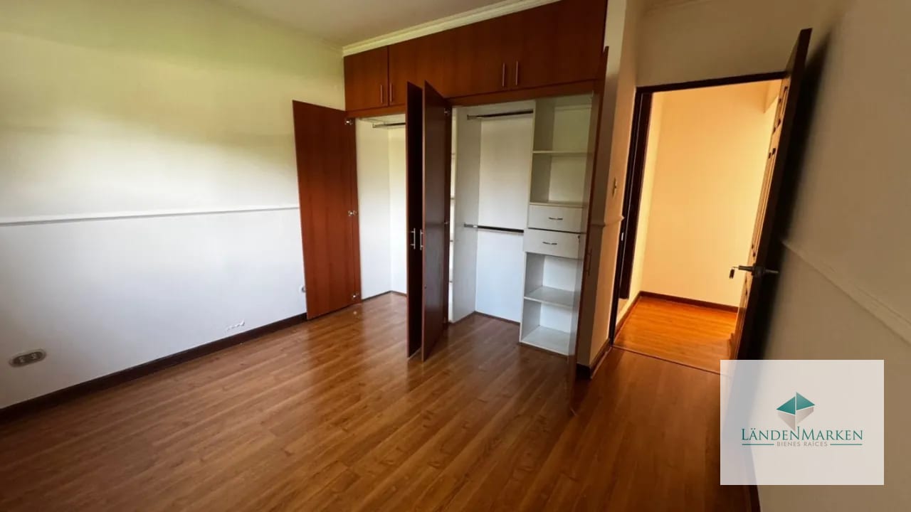 VENTA DE CASA EN CAES KM 19.5 - RESIDENCIAL VILLAS DEL PINAR 1 — Casa en Venta en Villas del Pinar, Carretera a El Salvador, Guatemala, Ciudad — foto 5 de 16