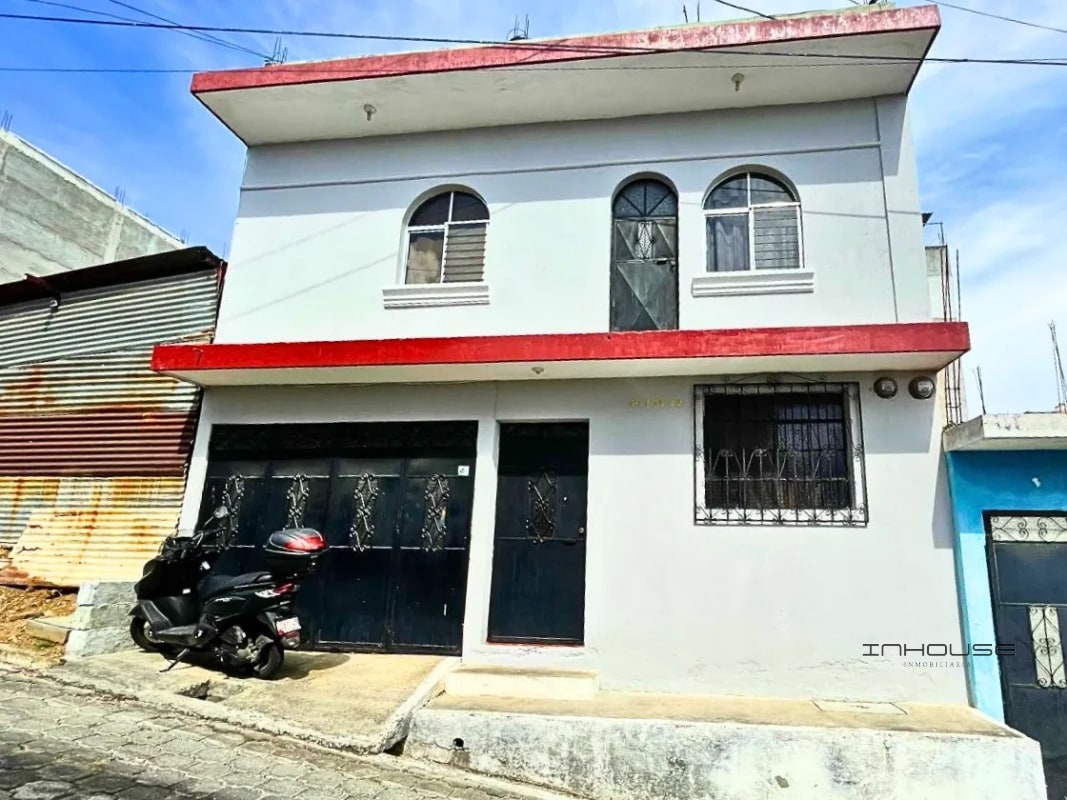 CASA EN VENTA EN VILLA NUEVA DE TRES NIVELES - 1