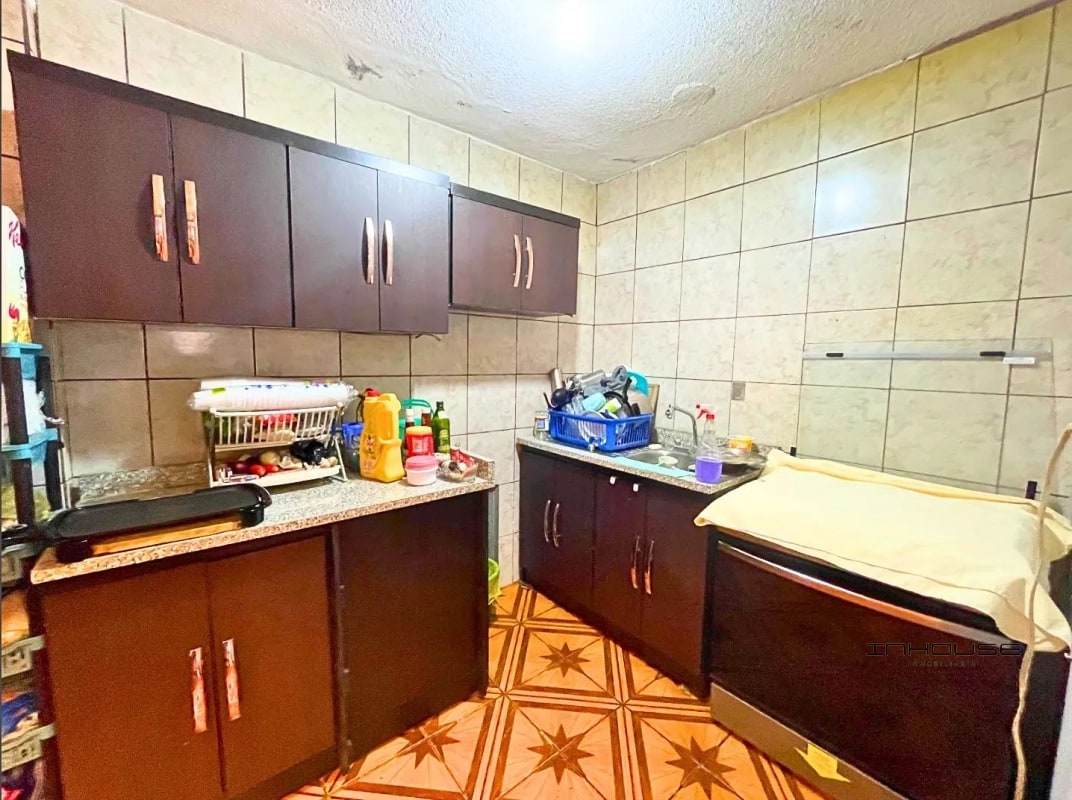 CASA EN VENTA EN VILLA NUEVA DE TRES NIVELES - 6