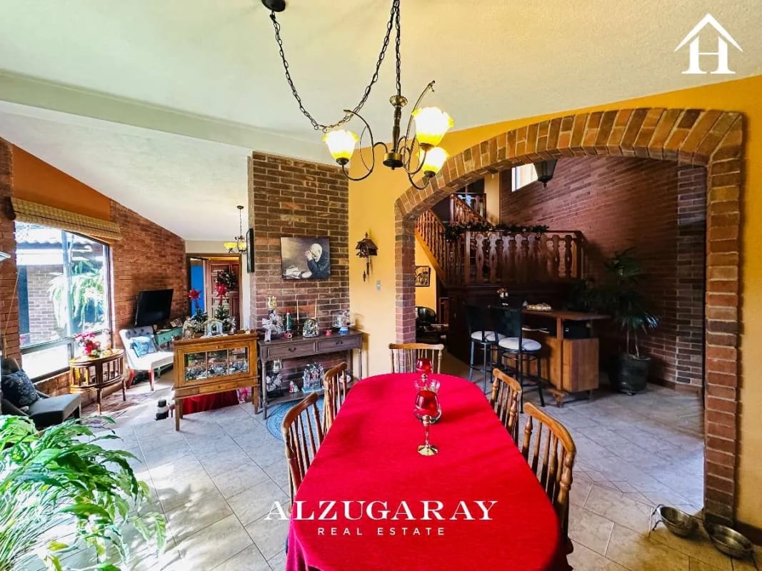 CASA AMPLIA C/JARDIN Y PÉRGOLA  5 HAB. / SECTOR B1 SAN CRISTOBAL - 14