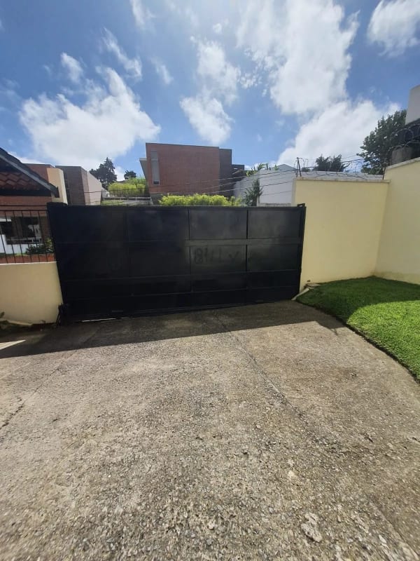 Casa en Venta  grande y linda en Paisajes de San Antonio, CAES — Casa en Venta en San Antonio, Carretera a El Salvador, Guatemala, Ciudad — foto 5 de 15