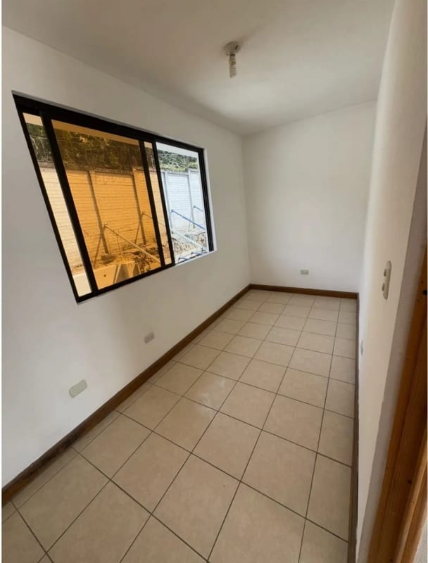 Rento Casa en Condominio San Mateo, Boulevard Acatan zona 16 — Casa en Alquiler en Zona 16, Guatemala, Ciudad — foto 12 de 14