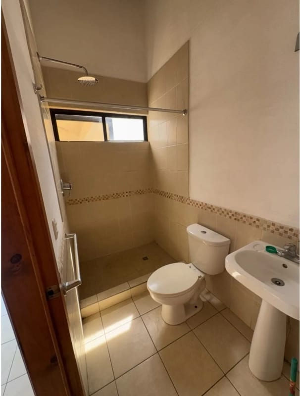 Rento Casa en Condominio San Mateo, Boulevard Acatan zona 16 — Casa en Alquiler en Zona 16, Guatemala, Ciudad — foto 11 de 14