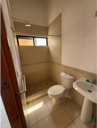 Rento Casa en Condominio San Mateo, Boulevard Acatan zona 16 — Casa en Alquiler en Zona 16, Guatemala, Ciudad — miniatura 11 de 14