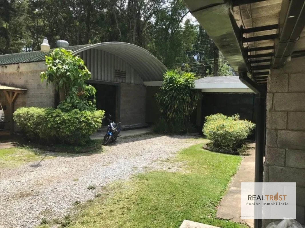 PROPIEDAD EN VENTA PARA DESARROLLO ZONA 16 - 5