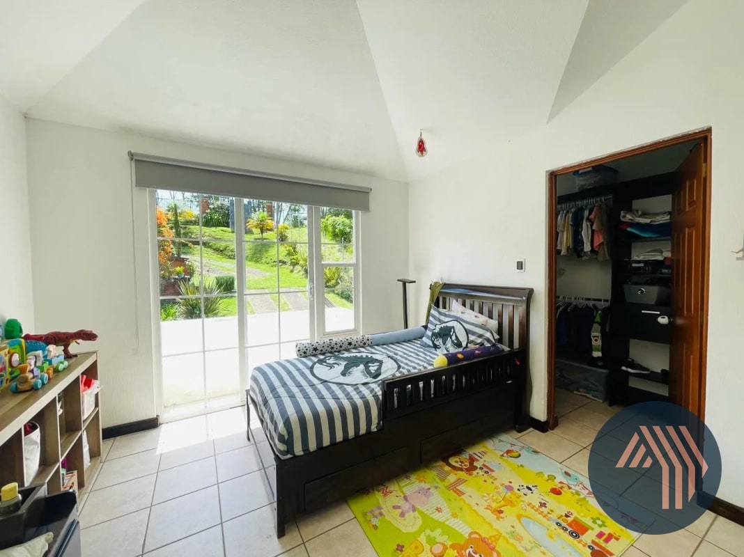 VENTA DE AMPLIA CASA - ALTA VISTA CLUB, SAN JOSÉ PINULA - 7