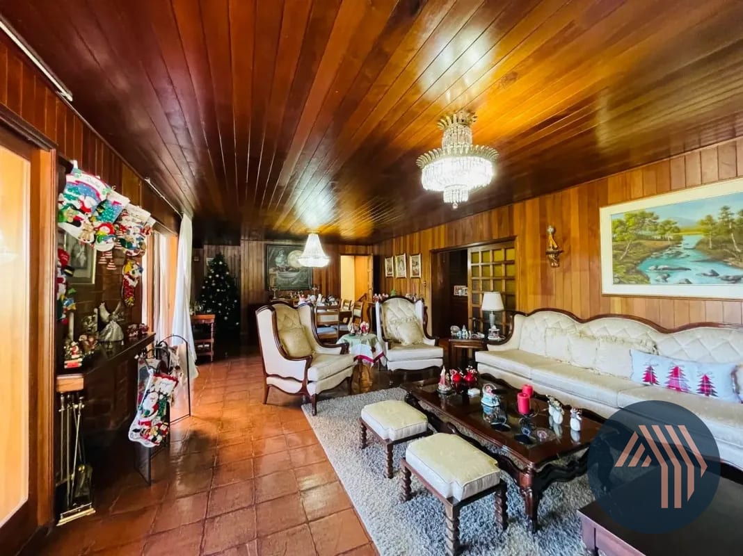 VENTA DE AMPLIA CASA - LOMAS DE SAN RAFAEL, KM 16 CES — Casa en Venta en Lomas de San Rafael, Carretera a El Salvador, Guatemala, Ciudad — foto 9 de 10