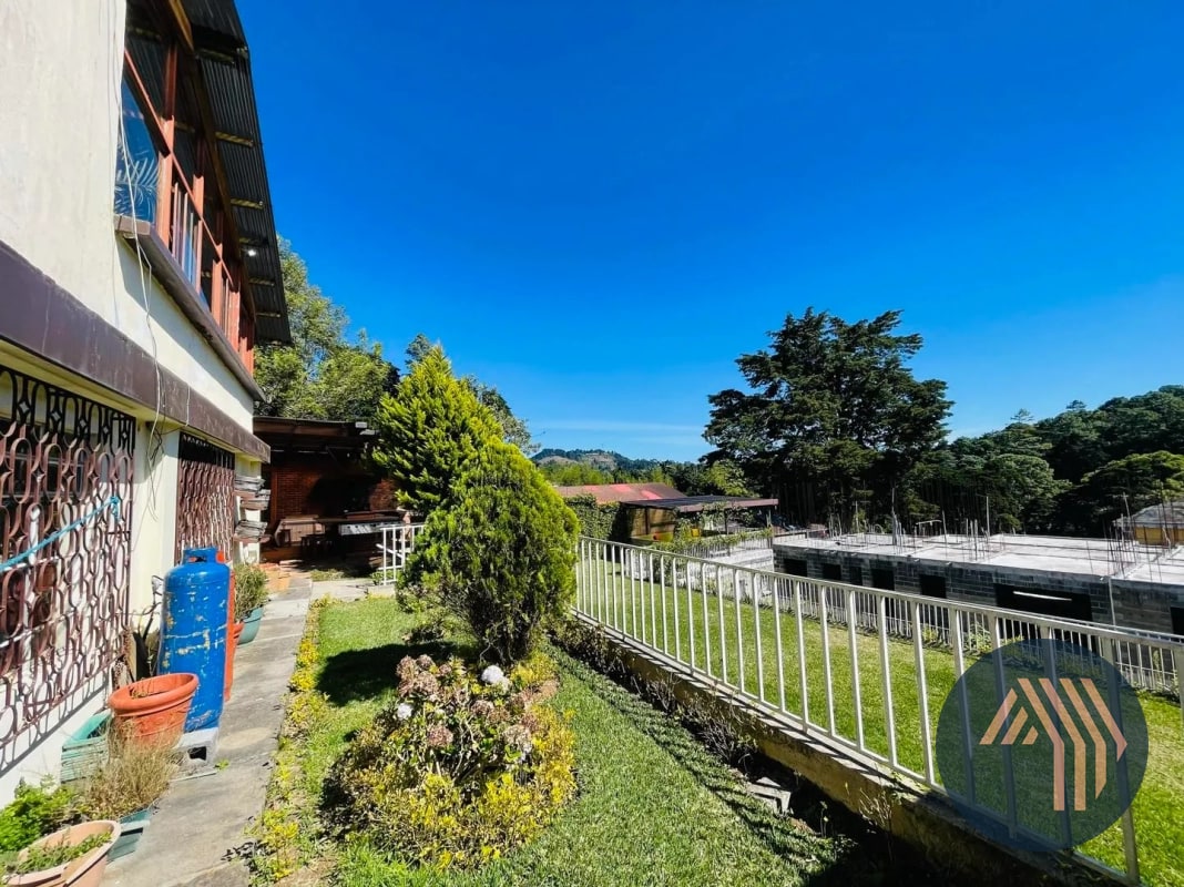 VENTA DE AMPLIA CASA - LOMAS DE SAN RAFAEL, KM 16 CES - 4