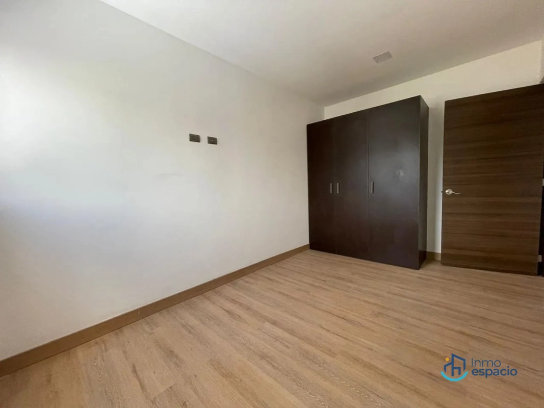 Casa Nueva en Venta, zona 15 - 4