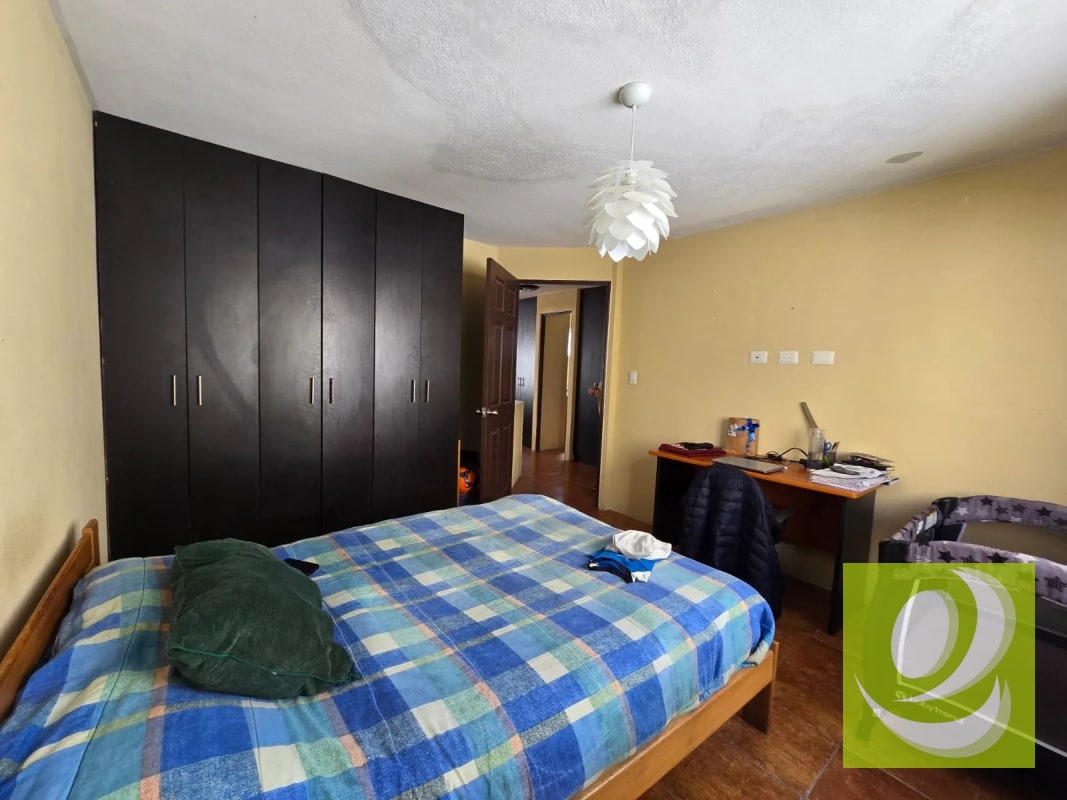 EN VENTA CASA EN JARDINES DE ARRAZOLA CERCA DE LA U - 8