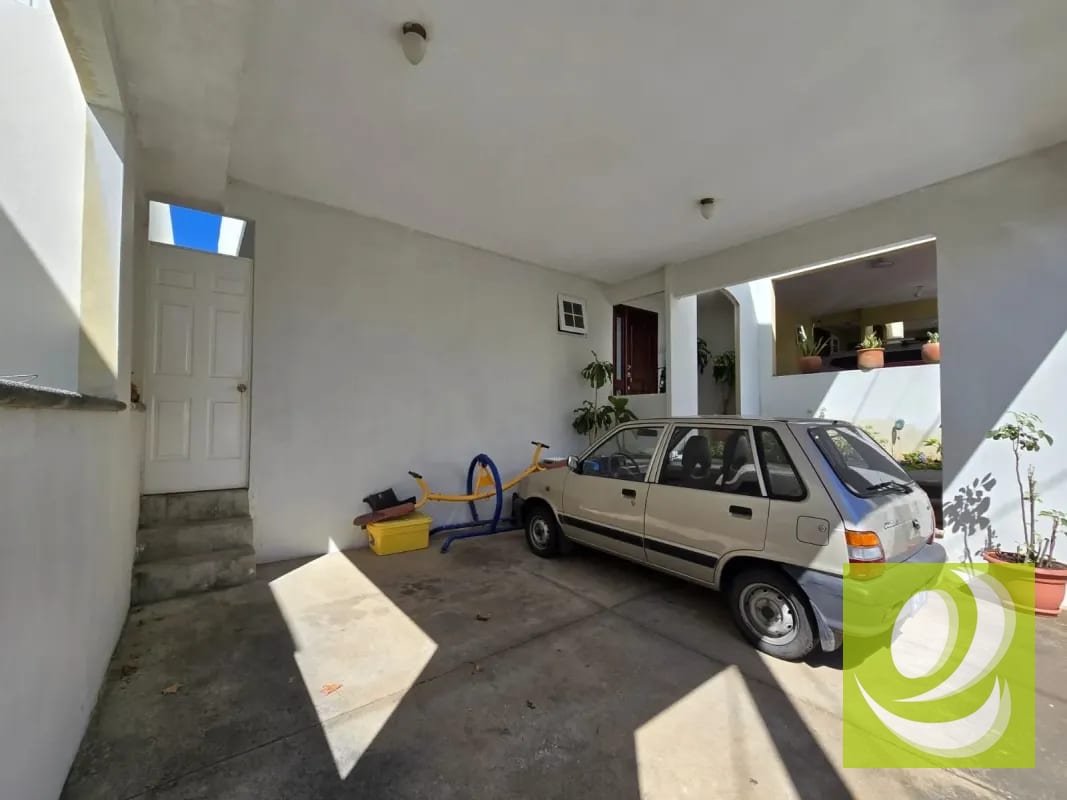 EN VENTA CASA EN JARDINES DE ARRAZOLA CERCA DE LA U — Casa en Venta en San José Pinula, Guatemala, Ciudad — foto 6 de 9