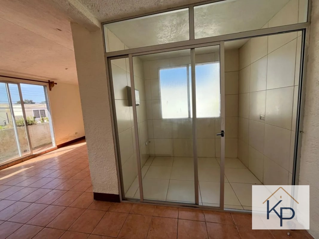 Amplia casa en venta en condominio Km 19 a San José Pinula - 6