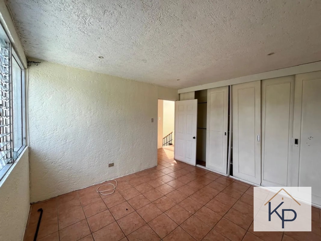 Amplia casa en venta en condominio Km 19 a San José Pinula - 5