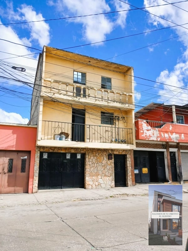 VENDO CASA EN ZONA 6 - 1