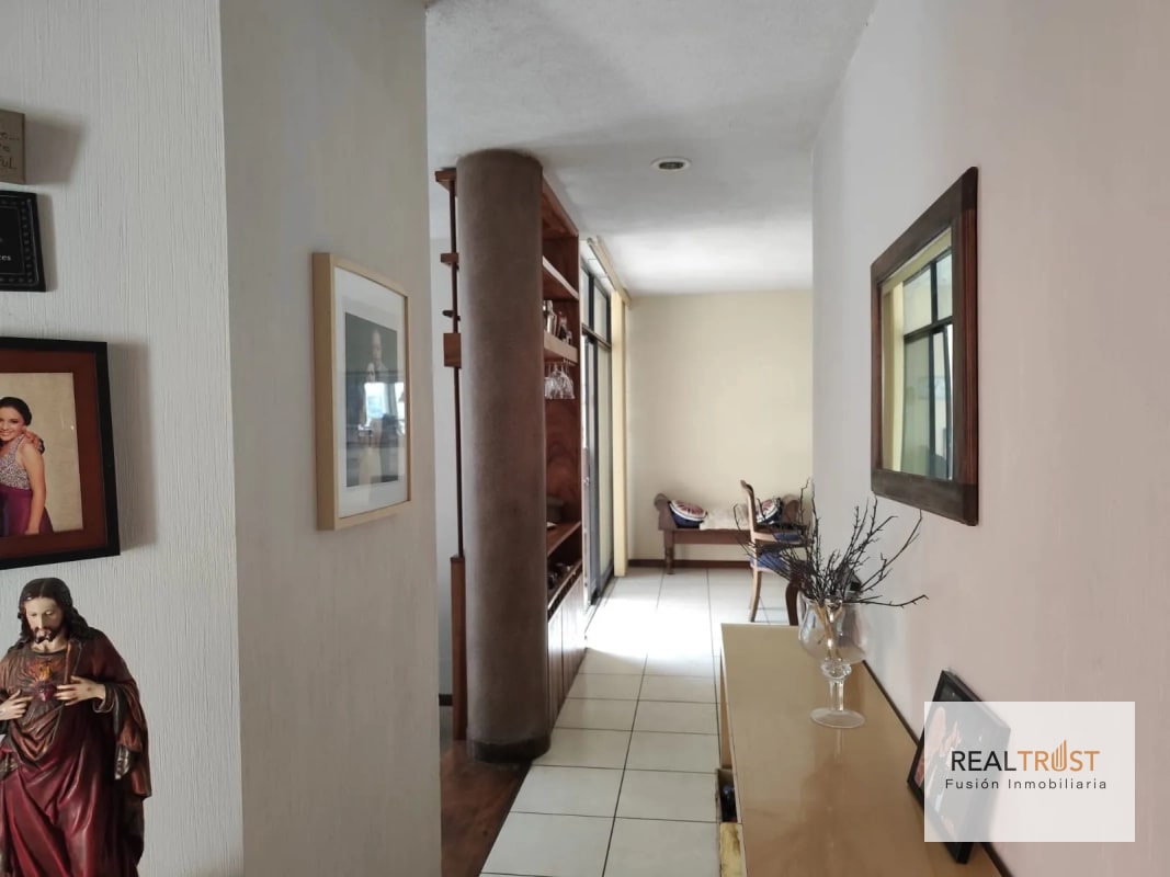 CASA EN VENTA LAS CHARCAS ZONA 11 - 7