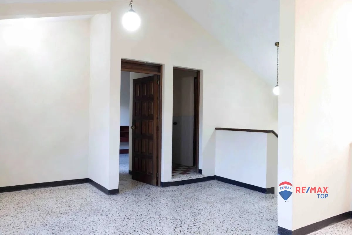CASA EN COND. LA MONTAÑA, ZONA 16 - 6