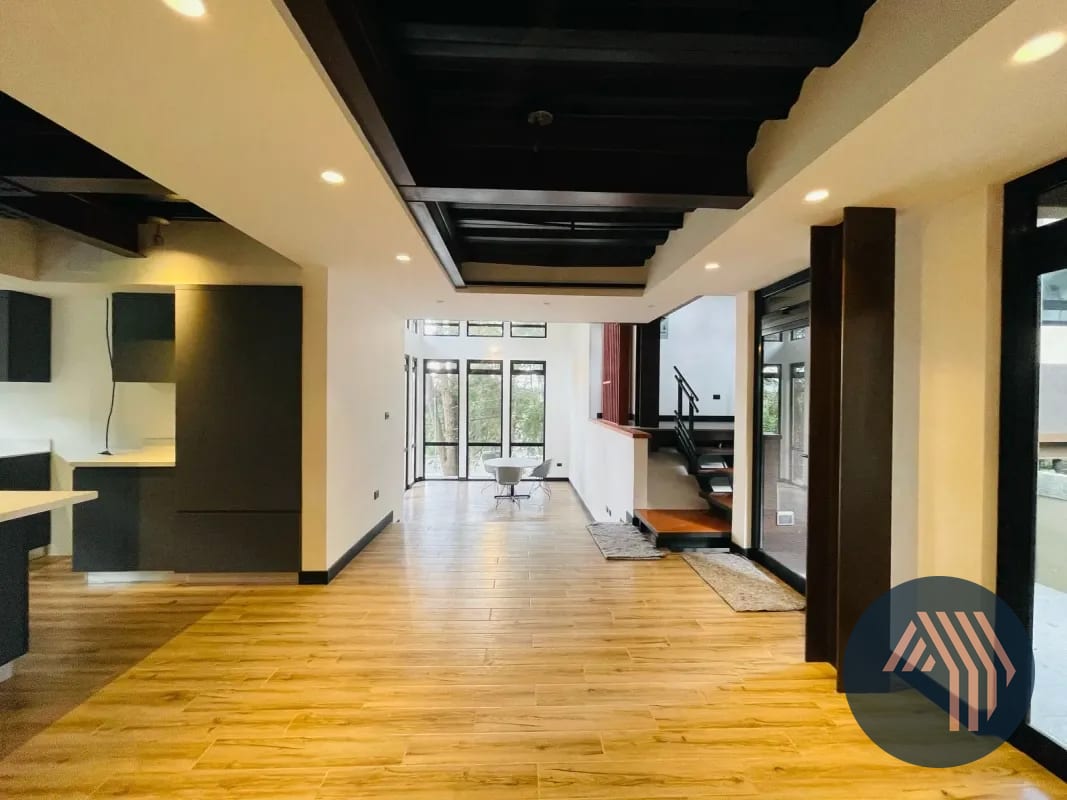 VENTA DE MODERNA CASA - SAN ANTONIO, KM 16 CARR. SALVADOR — Casa en Venta en San Antonio, Carretera a El Salvador, Guatemala, Ciudad — foto 7 de 16