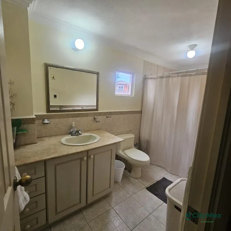 En venta casa en Santiago de Compostela — Casa en Venta en Carretera a El Salvador, Guatemala, Ciudad — foto 2 de 8