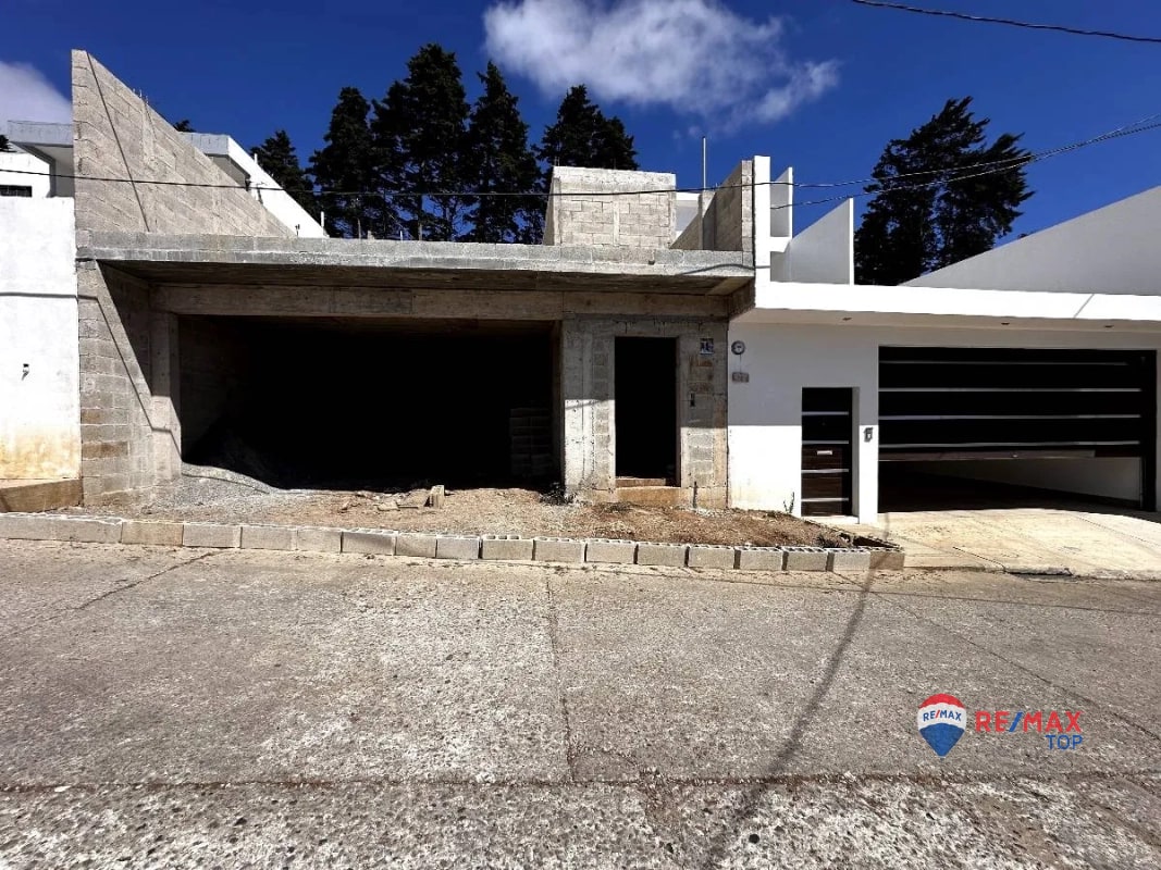 CASA EN CONSTRUCCIÓN EN COND. ARRAZOLA,CAES - 1