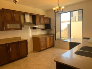 BONITA Y AMPLIA DE CASA 2 NIVELES EN LAZOS DE FRAIJANES — Casa en Venta en Lazos de Fraijanes, Carretera a El Salvador, Guatemala, Ciudad — miniatura 9 de 11