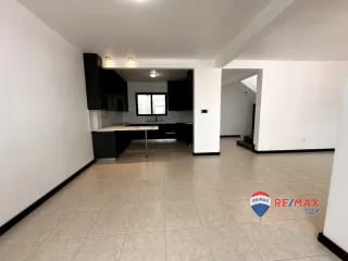 CASA NUEVA DENTRO DE COND. ARRAZOLA — Casa en Venta en Arrazola II, Carretera a El Salvador, Guatemala, Ciudad — miniatura 2 de 10