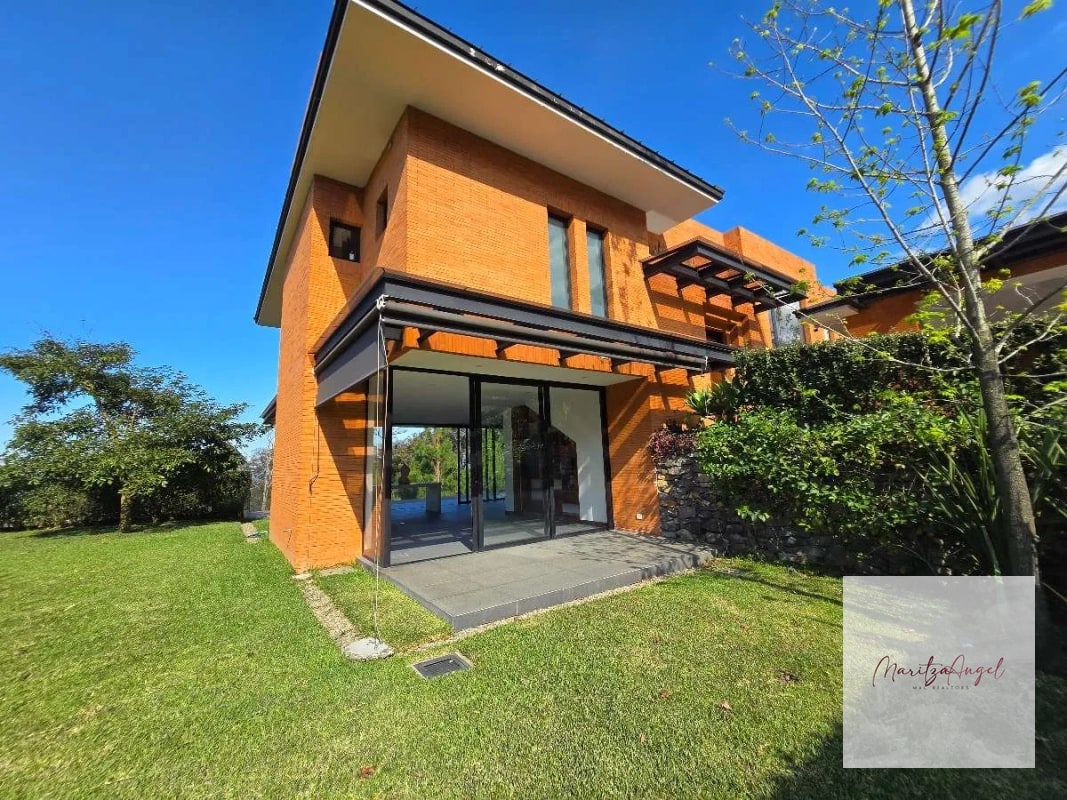 CASA EN VENTA EL PULTE GOLF - 1